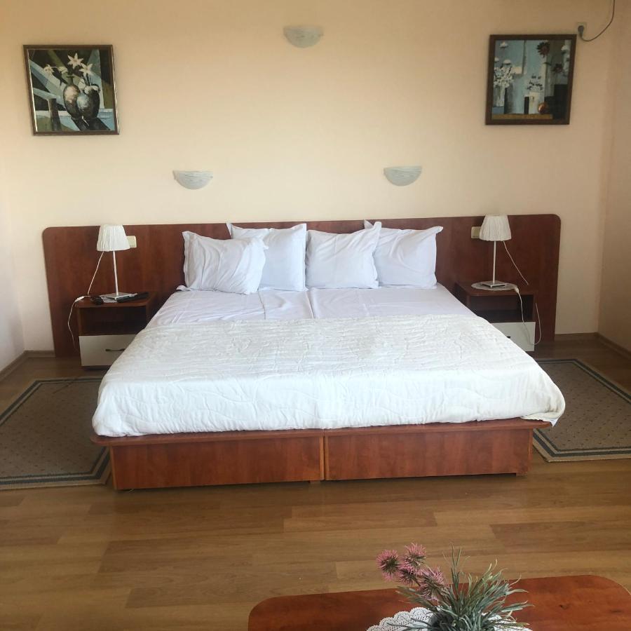 Guest House Golden Flake 4Km From Bolata Beach Болгарево Экстерьер фото