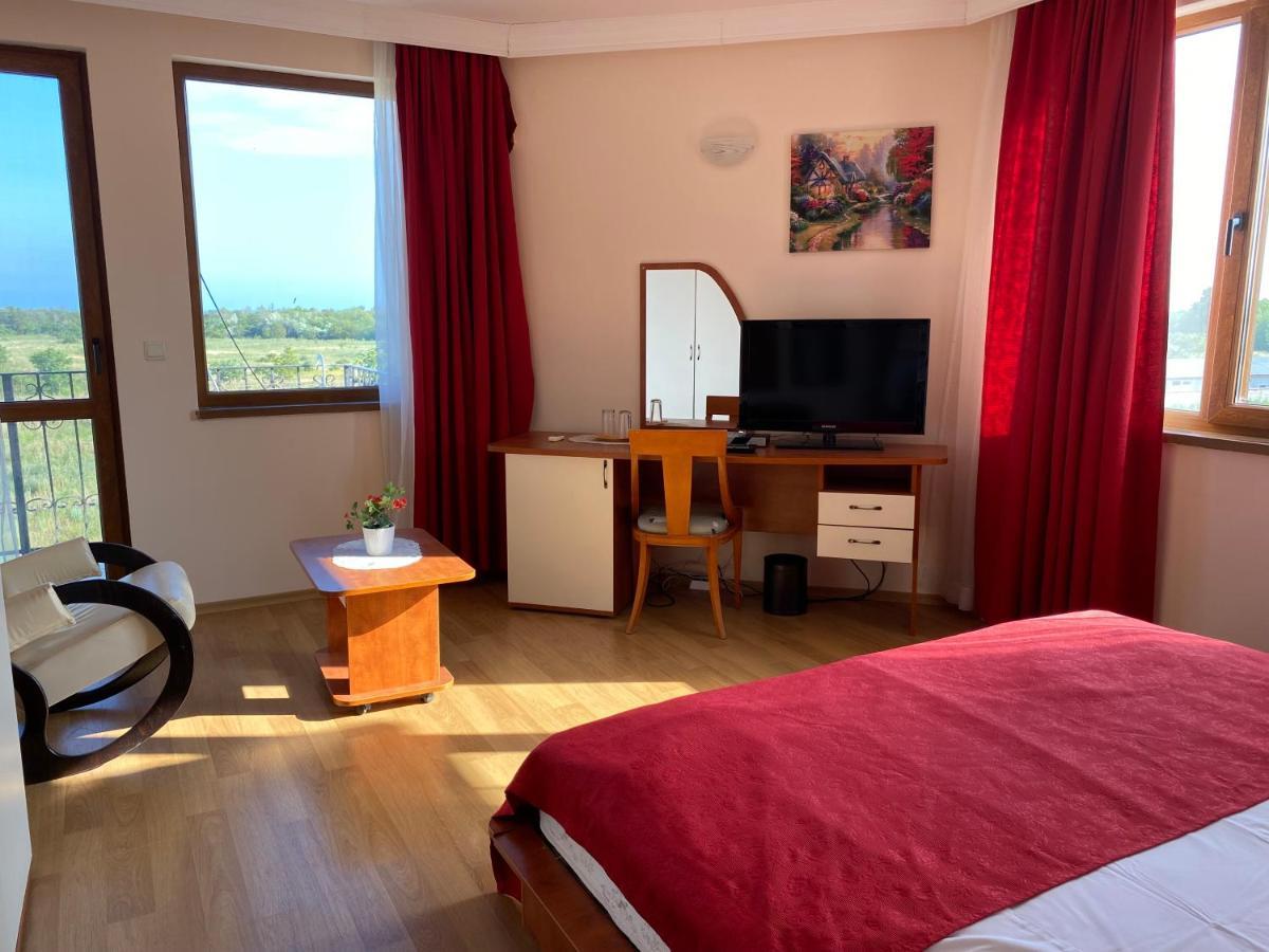 Guest House Golden Flake 4Km From Bolata Beach Болгарево Экстерьер фото