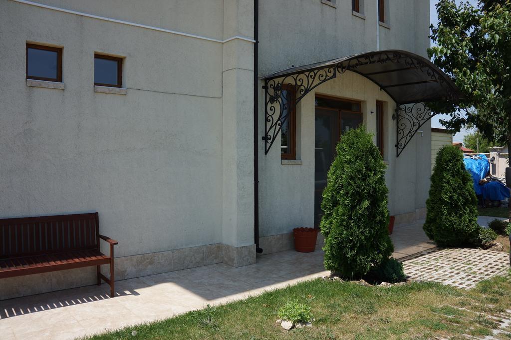 Guest House Golden Flake 4Km From Bolata Beach Болгарево Экстерьер фото