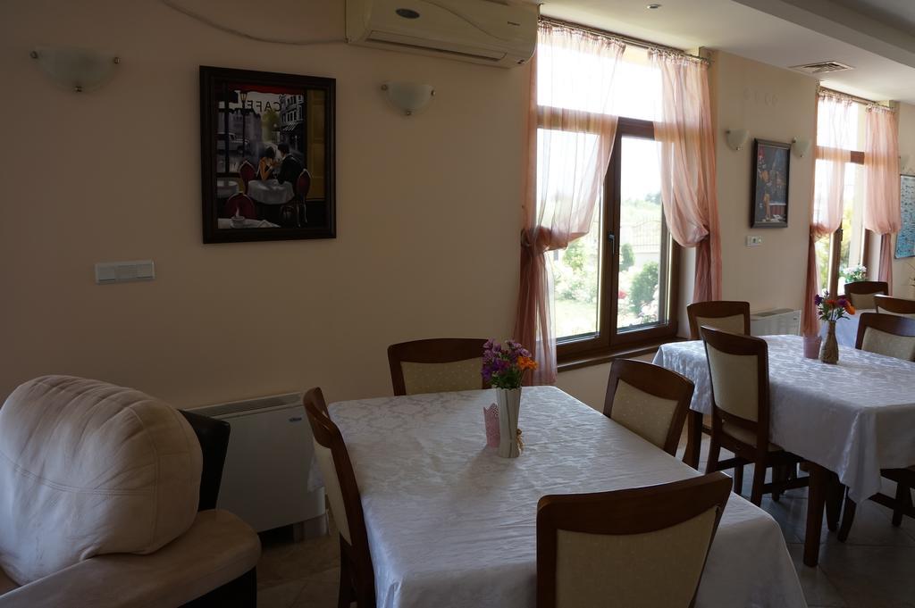 Guest House Golden Flake 4Km From Bolata Beach Болгарево Экстерьер фото