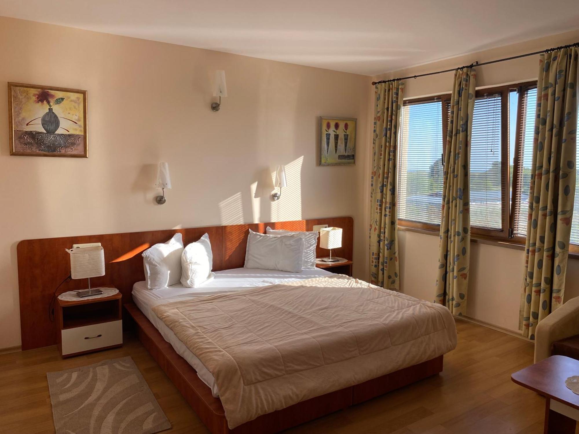 Guest House Golden Flake 4Km From Bolata Beach Болгарево Экстерьер фото