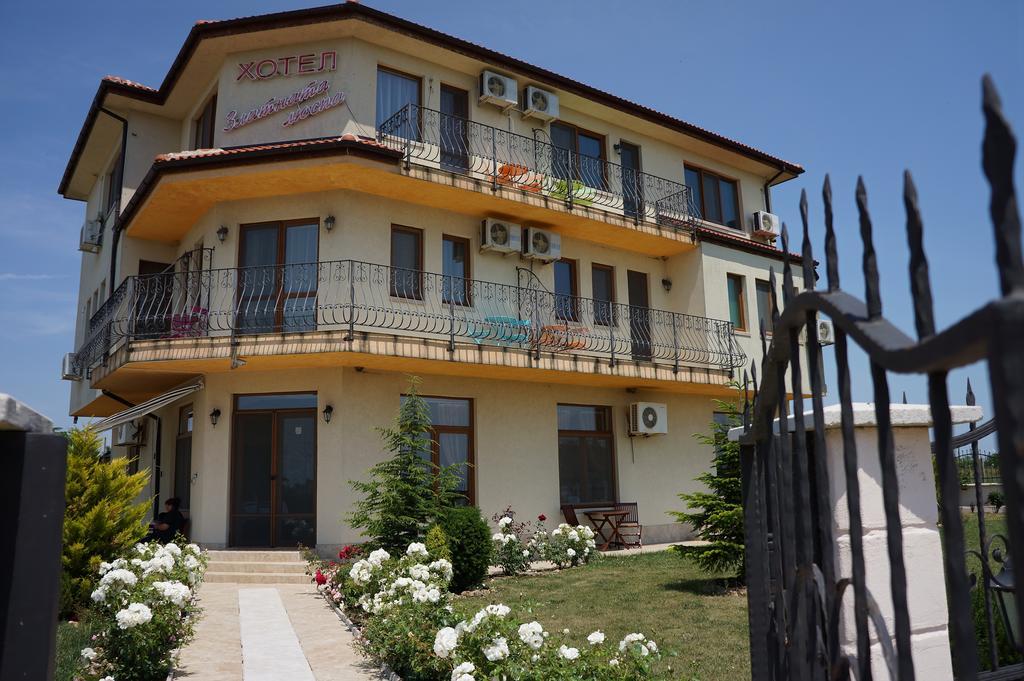 Guest House Golden Flake 4Km From Bolata Beach Болгарево Экстерьер фото