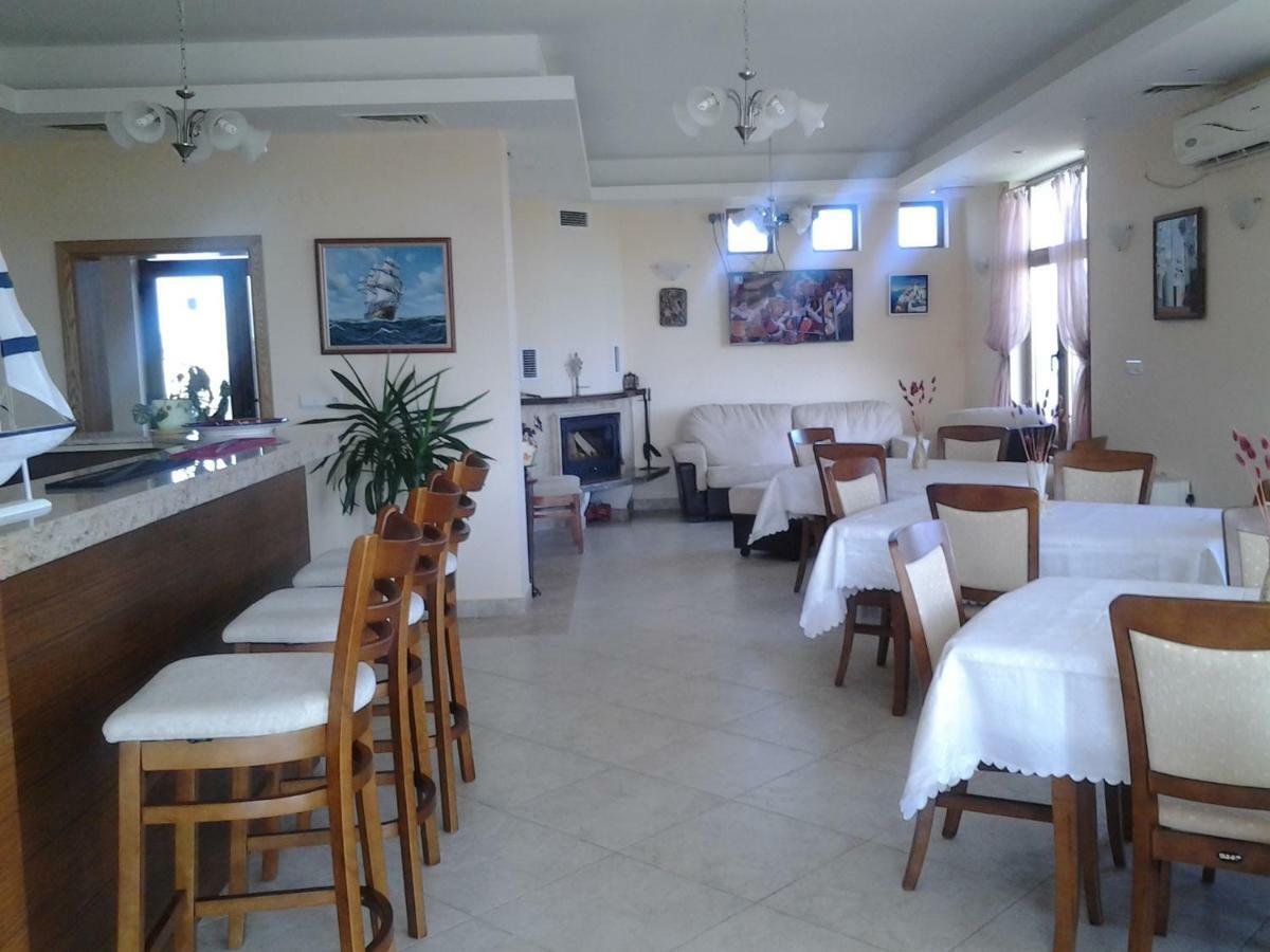 Guest House Golden Flake 4Km From Bolata Beach Болгарево Экстерьер фото